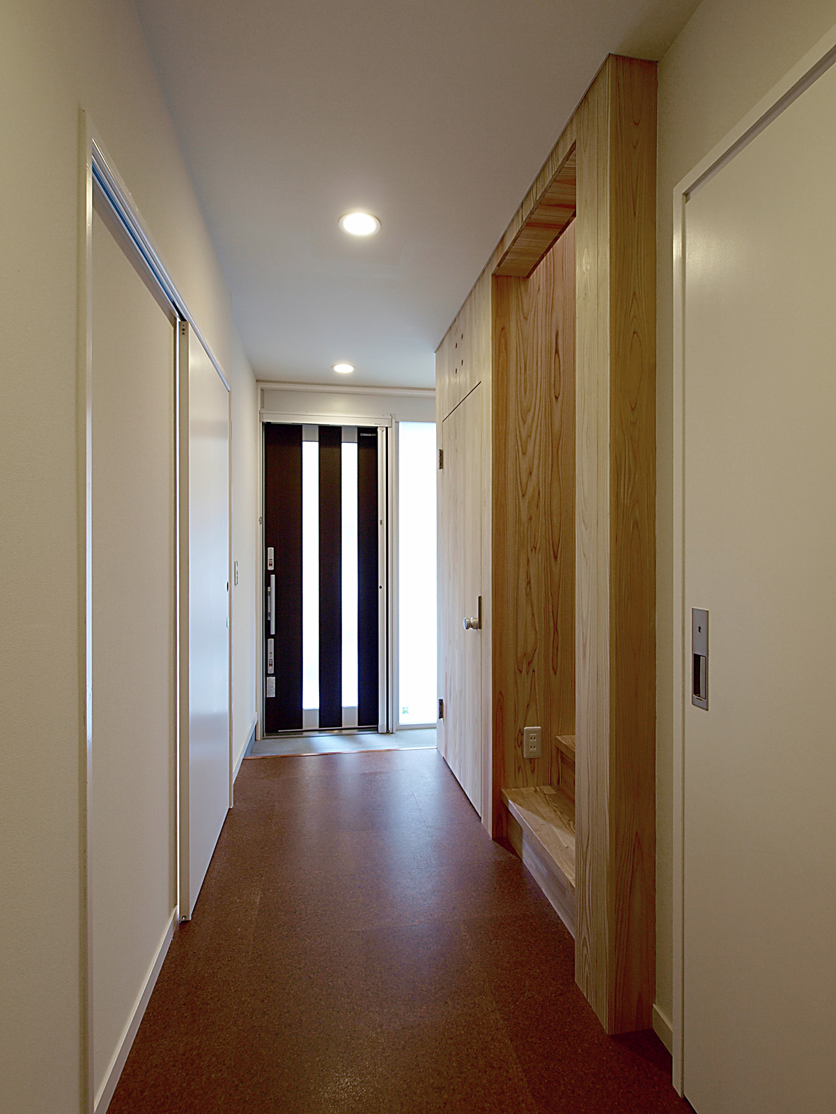 ２世帯で暮らすための住宅改修　杉並の家R　１階廊下